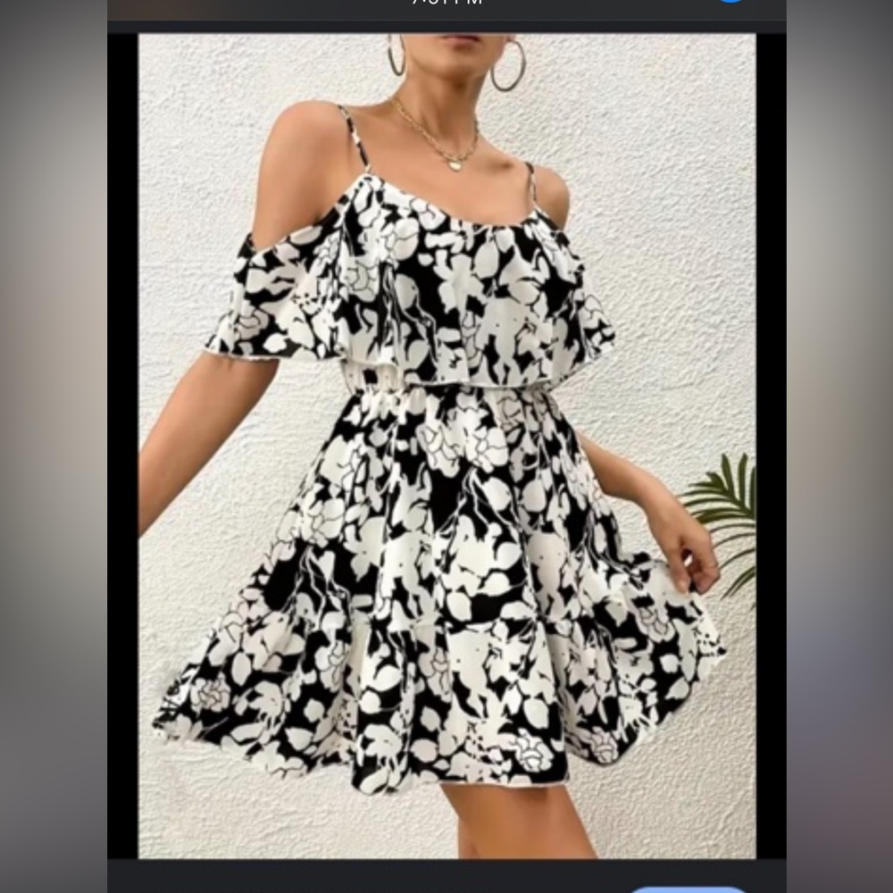 NWT Floral print cold shoulder dress with pockets plus 22/24🌺 28  RARE PIECE